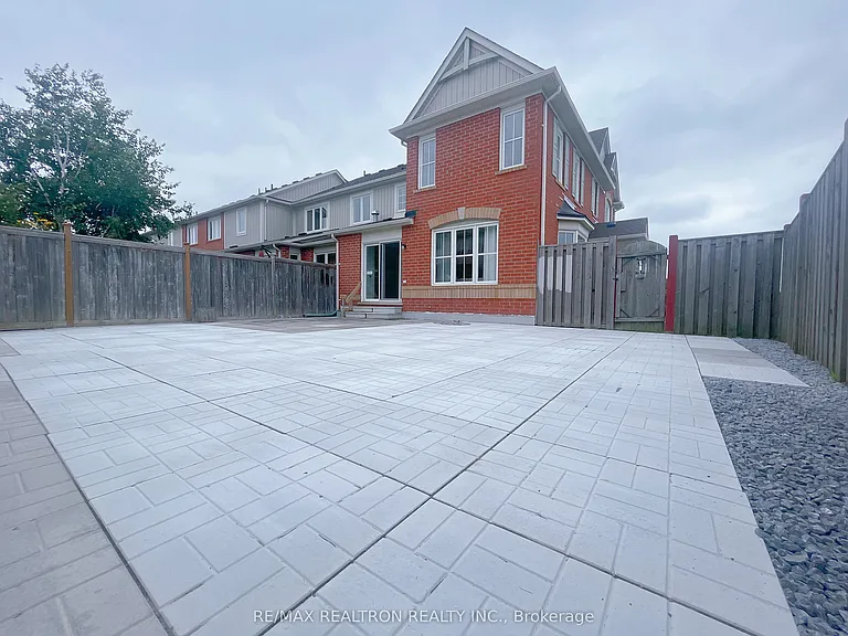222 Dougherty Cres — Photo 13