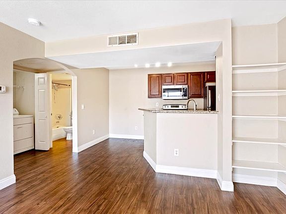 2nd image of 5154 S Jones Blvd Unit 203