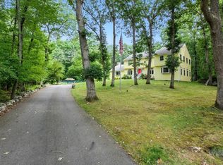 61 Pond St, Boxford, MA 01921
