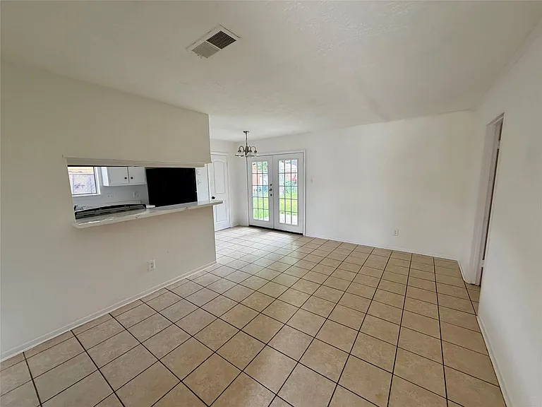 12818 Segrest Dr — Photo 4