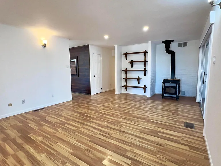 Reata Rd — Photo 23