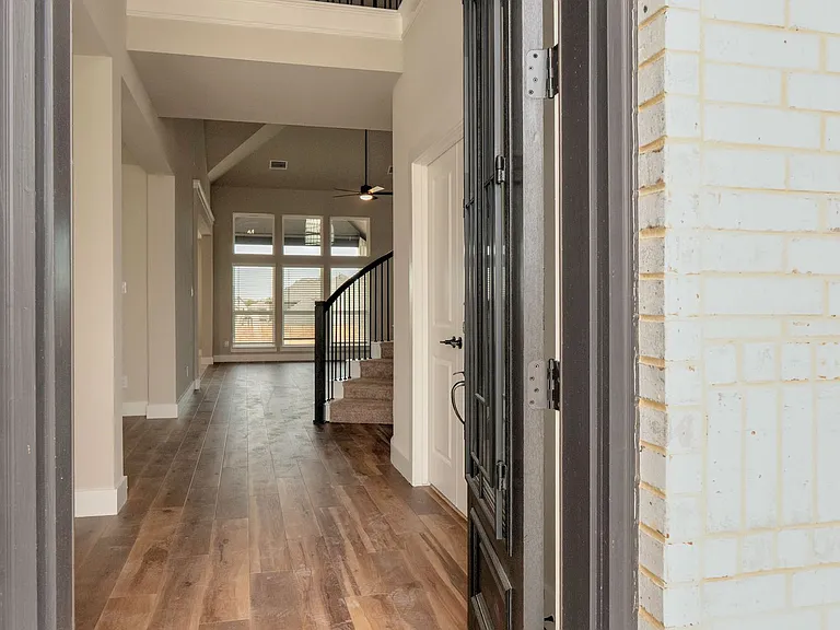1817 Hidden Creek Dr — Photo 3