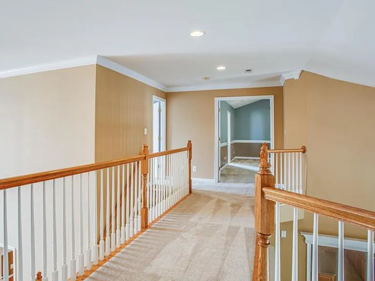 10410 Silver Creek Ct — Photo 17