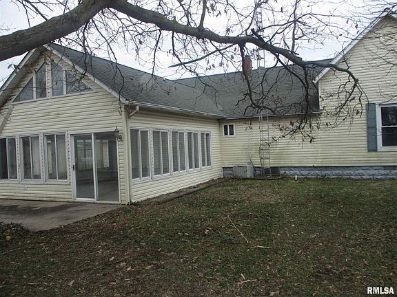 2nd image of 410 E 7th St