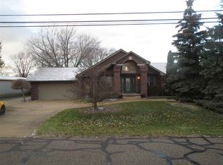 38155 Circle Dr, Harrison Township, MI