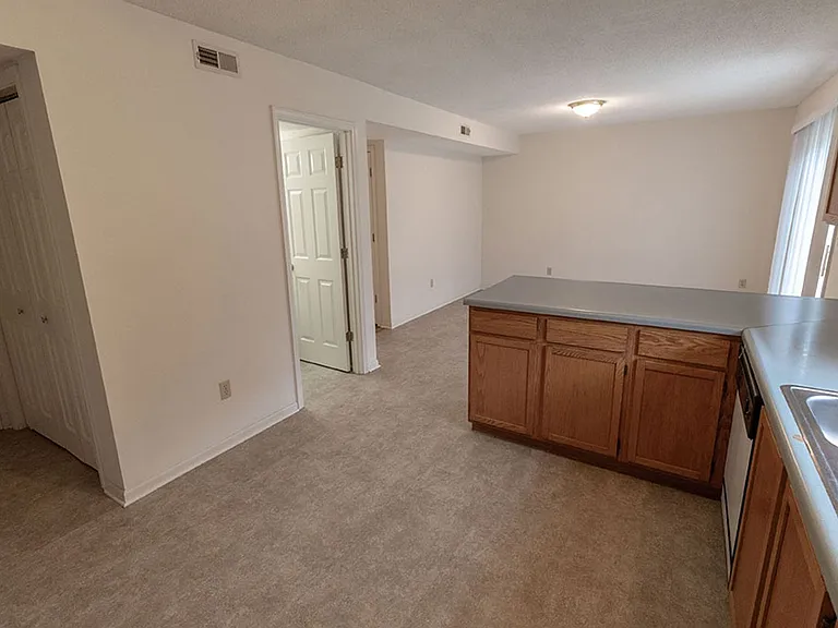 212-214 Nikki Way — Photo 13
