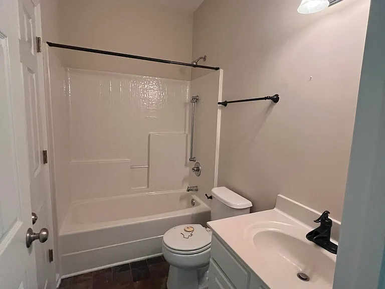 1221 Claret Ln — Photo 5