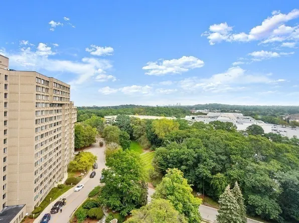 250 Hammond Pond Pkwy APT 1205N, Newton, MA 02467