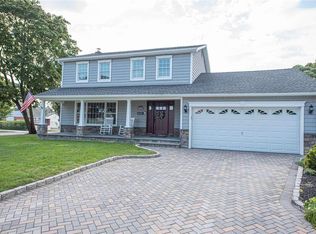 184 Dorothy Rd, West Islip, NY 11795