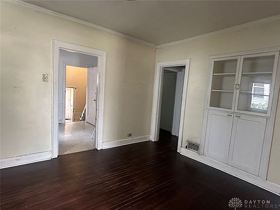 5th image of 1749 Rosemont Blvd