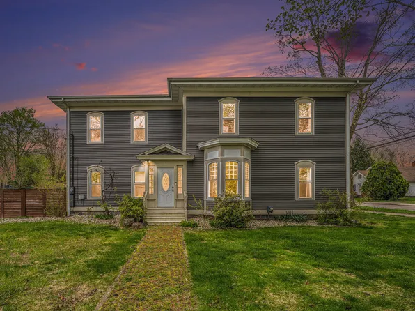 25 S Maple St, Hartford, MI 49057