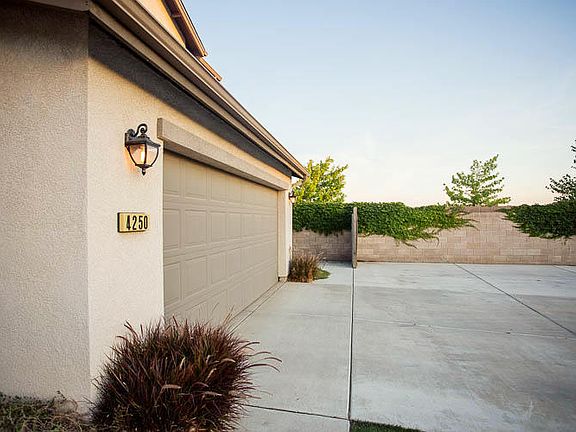 4th image of 4250 S Julieann Ct