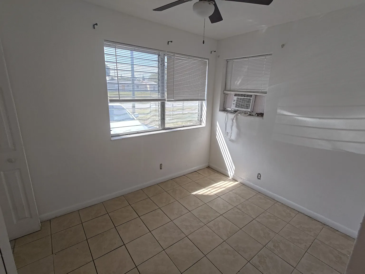 2 bed, 500 sqft, $1,600 — Photo 4