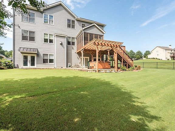 4th image of 133 Johnston Farm Ln