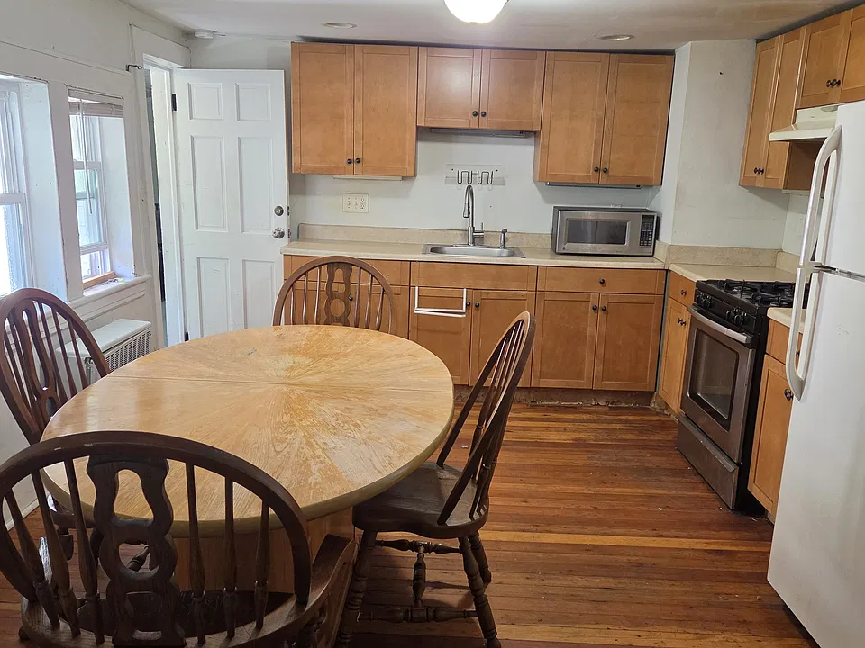 6465 Main St #2