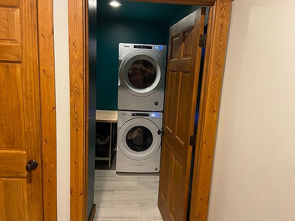 2nd image of 489 Mountain Vista Cir #7
