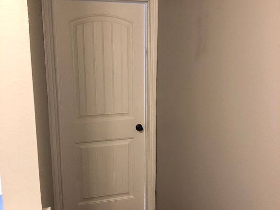 2nd image of 1726 W Gordon St APT B8