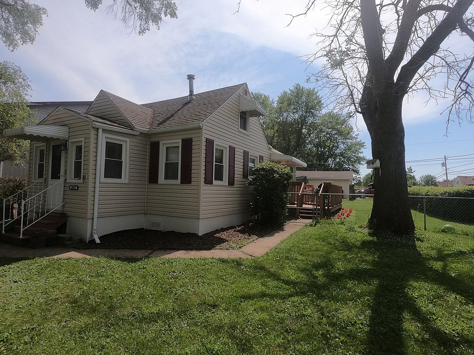 2nd image of 1502 N Oak Ave