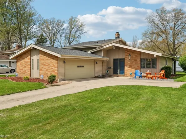 23956 Fairlawn Dr, North Olmsted, OH 44070