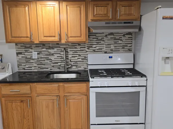 23-34 33rd Avenue image 1 of 9