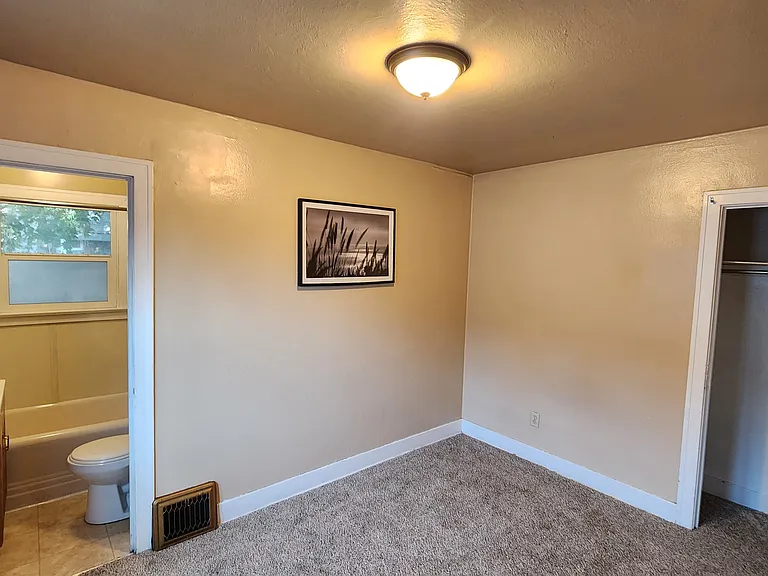 1528 W 6th Ave #3 — Photo 5