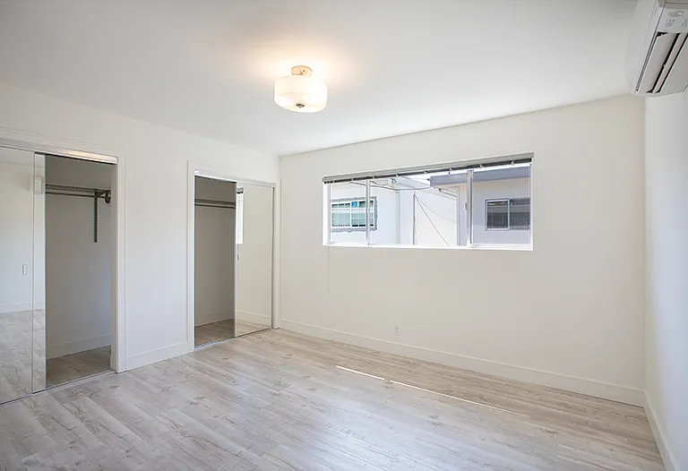 377 W Lexington Dr #9 — Photo 10