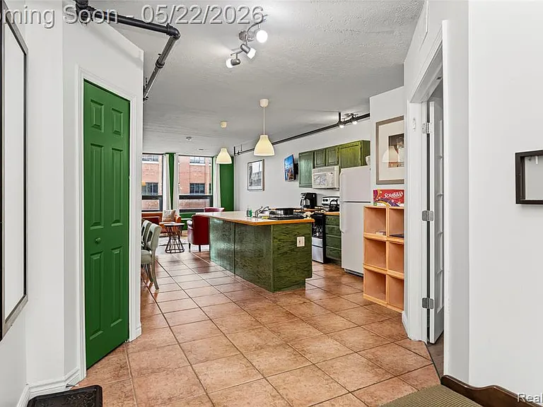 207 N Main St #A — Photo 2