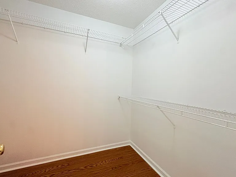 110 Amelia Ct — Photo 12