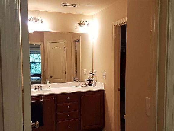 4th image of 5202 Whiteoak Ave SE