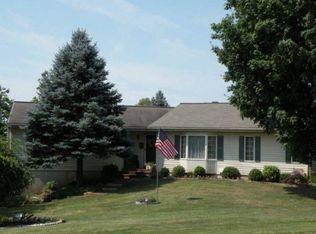 2 Greens Way, Denver, PA 17517