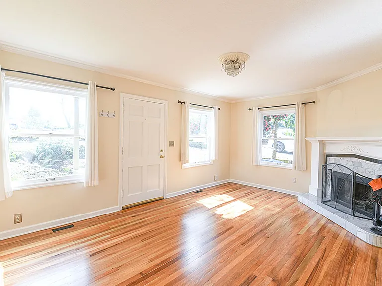 2225 SW Idaho St — Photo 4