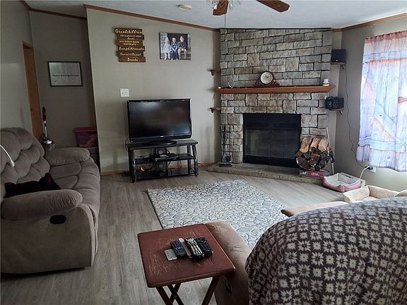 2nd image of 425 Purdy Rd