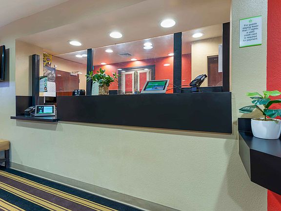 Lobby and Guest Check-in