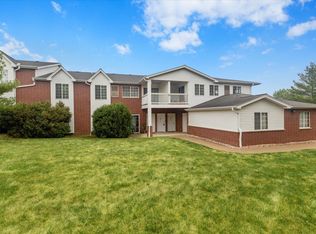 8201 Lexington Pl APT 4, Pleasant Prairie, WI 53158