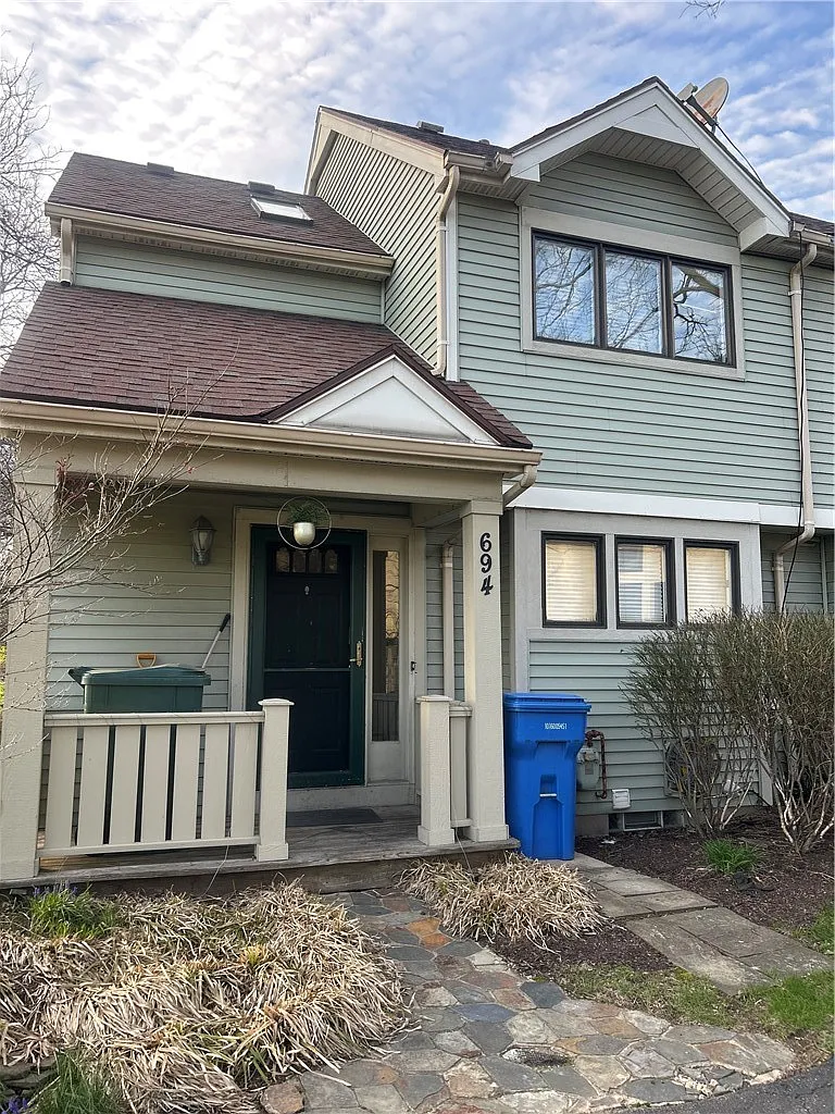 2 bed, 1.5 bath, 1090 sqft, $1,850 — Photo 1
