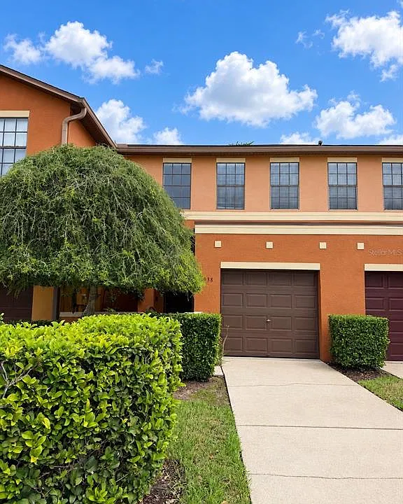 1038 Blackwater Dr