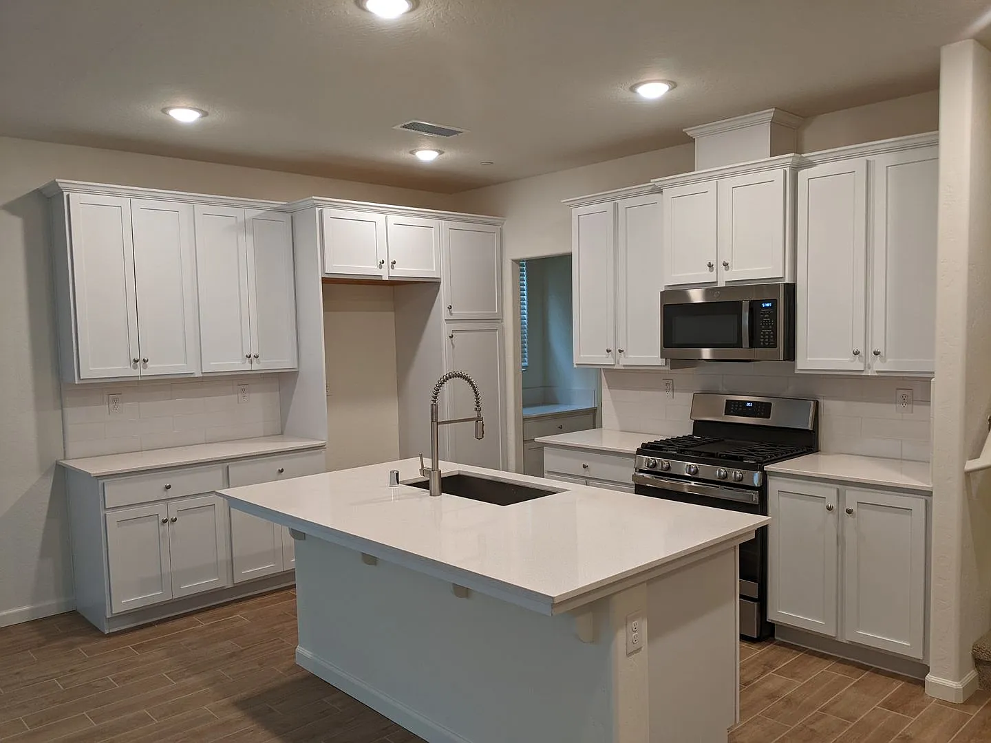Newer construction, Wilson home in the Ave. Community offering nice features. Clovis Schools. — Photo 2