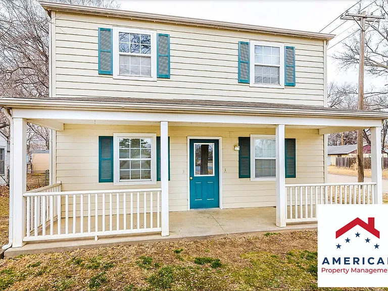 410 S 15th St — Photo 11