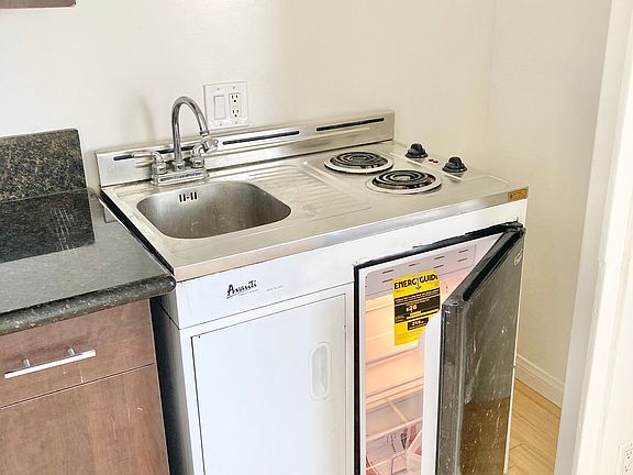 4th image of 937 Cole Ave Ste 6