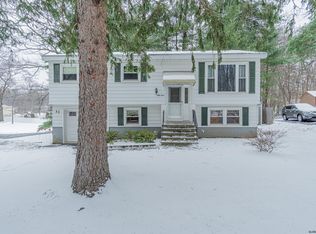 53 Boyack Rd, Clifton Park, NY 12065