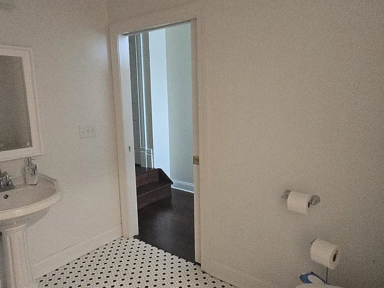 16 N Church St — Photo 17