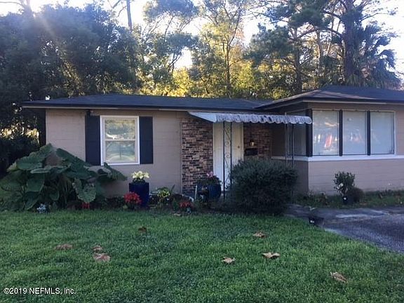 2nd image of 1450 Live Oak Ln