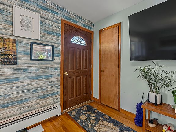 4th image of 517 North Main Street
