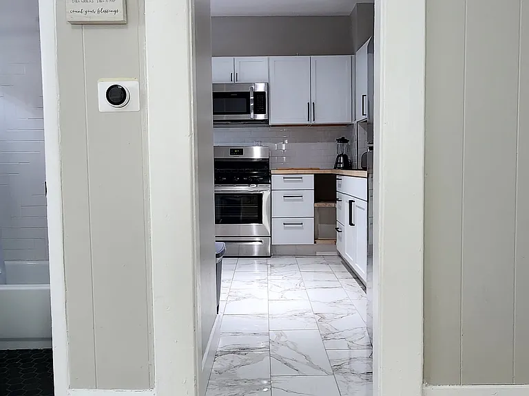 1912 Wilcox St #1 — Photo 5