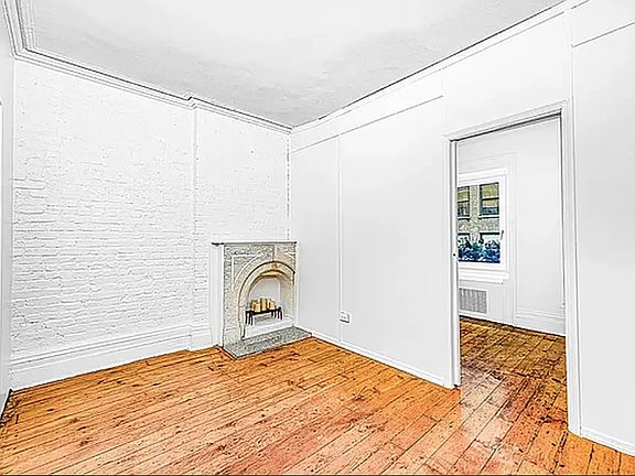 3rd image of 104 E 30th St APT 4F