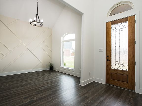2nd image of 1006 Johnson Trl