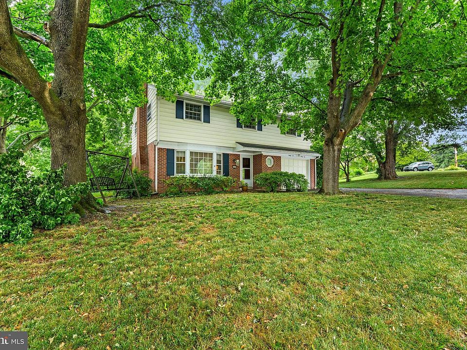 1st image of 2545 Golden Dr
