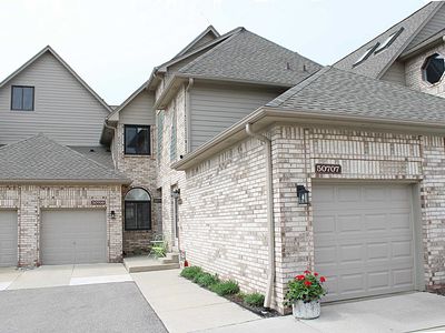 50707 Harbour View Dr N, New Baltimore, MI, 48047