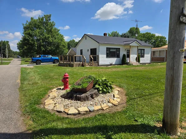 372 High St, Lynchburg, OH 45142
