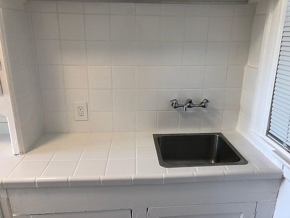 2nd image of 310 West St APT 6